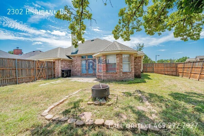 Building Photo - 2302 Highbank Dr