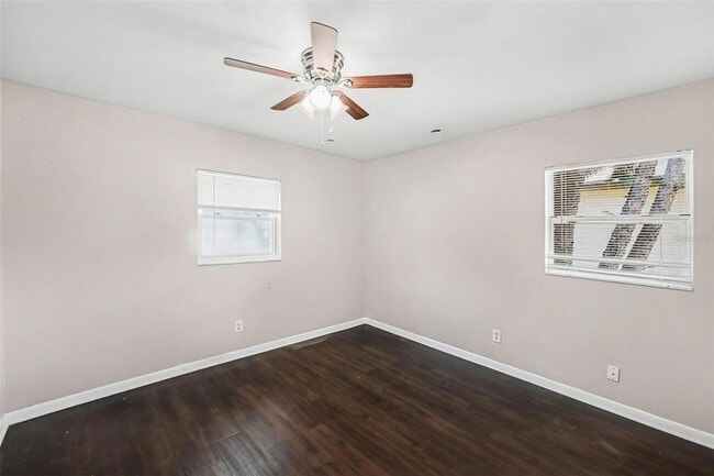 Building Photo - 14706 Carnation Dr