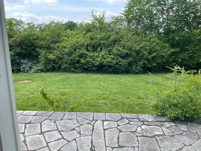 Building Photo - Location & Convenience!!! GREAT BASEMENT!!!!