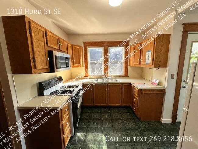 Building Photo - 1318 Hurd St SE