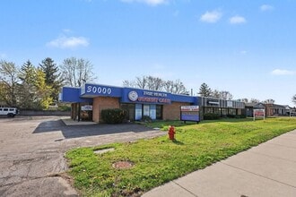 Building Photo - 30000 Orchard Lake Rd