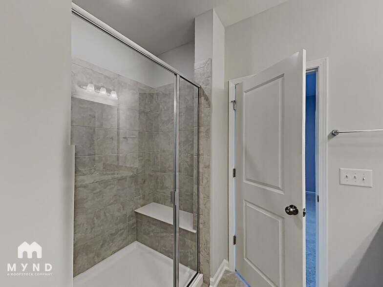 Building Photo - 1236 Commack Dr