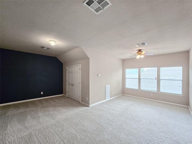 Building Photo - 9901 Bundoran Dr