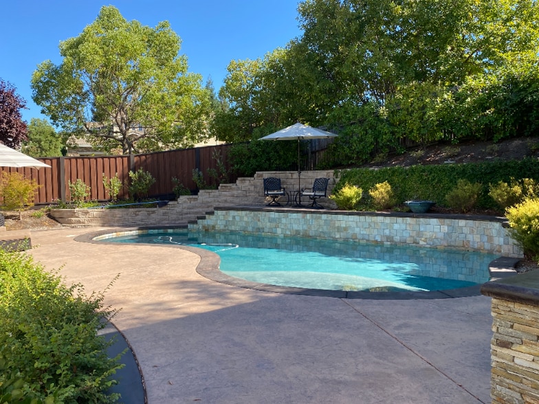 Building Photo - 5195 Equestrian Ct