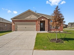 Building Photo - 2113 Erlinda Dr