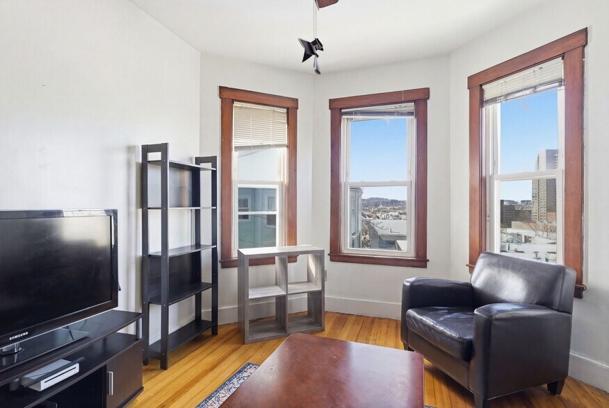 Building Photo - 24 Darling St