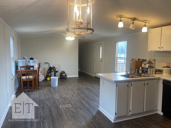 Building Photo - 38 Rolandale Ln