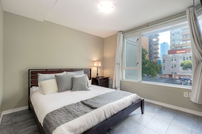 Building Photo - San Diego- Downtown- La Vita – Little Italy Condo- Split Level Style Move-In Special