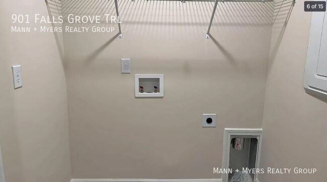 Building Photo - 901 Falls Grove Trl