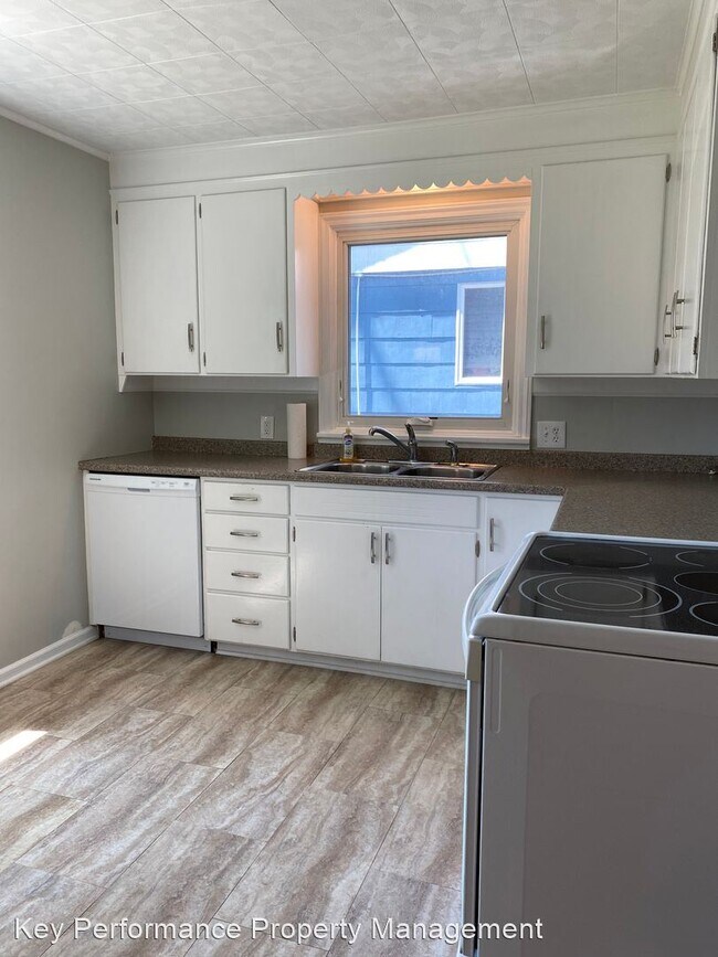 Building Photo - 3 br, 1 bath House - 35 Aragon Ave