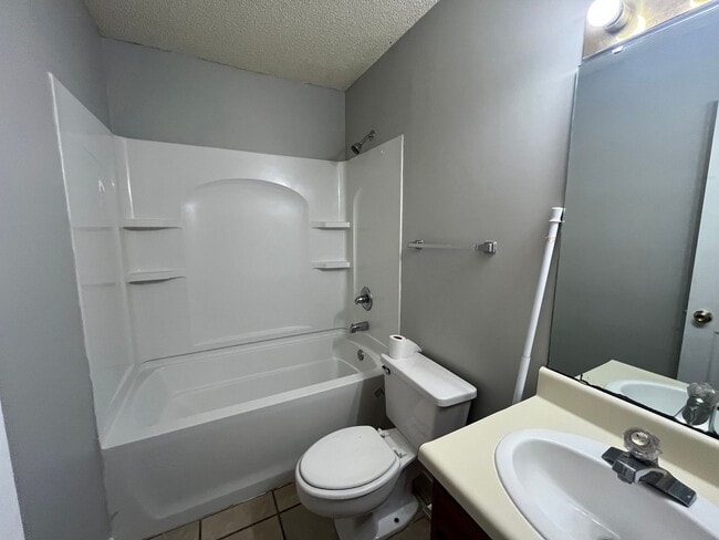 Building Photo - 2803 Fawnwood Cir