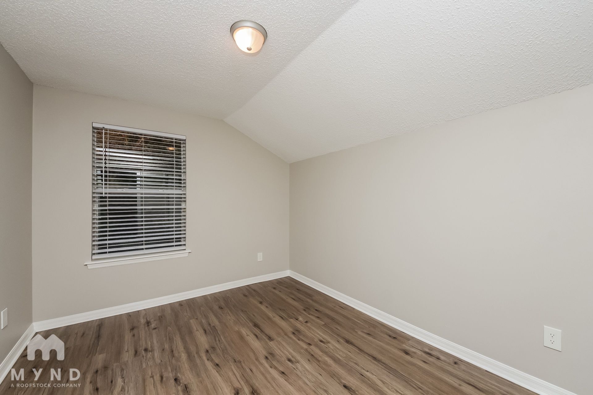 Building Photo - 9783 Lupine Ave