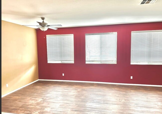 Building Photo - 18468 Hillview Ln