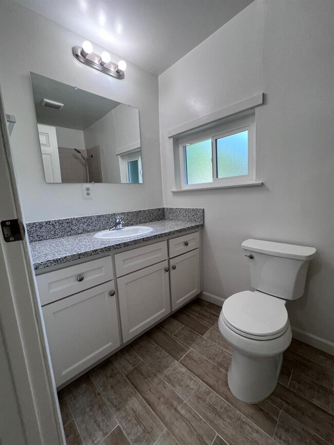 Building Photo - 230 W Pinedale Ave