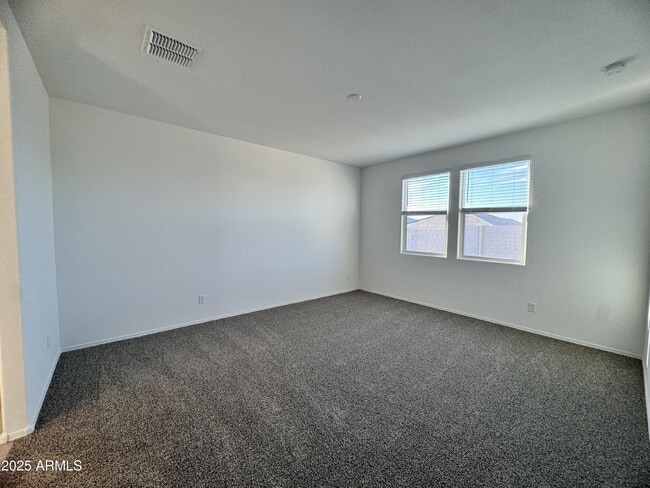 Building Photo - 1137 W Chimes Tower Dr