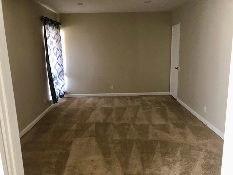 Building Photo - 10661 Coraline Pl