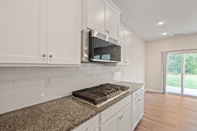 Building Photo - Stunning New Home in Enclave section Chateau