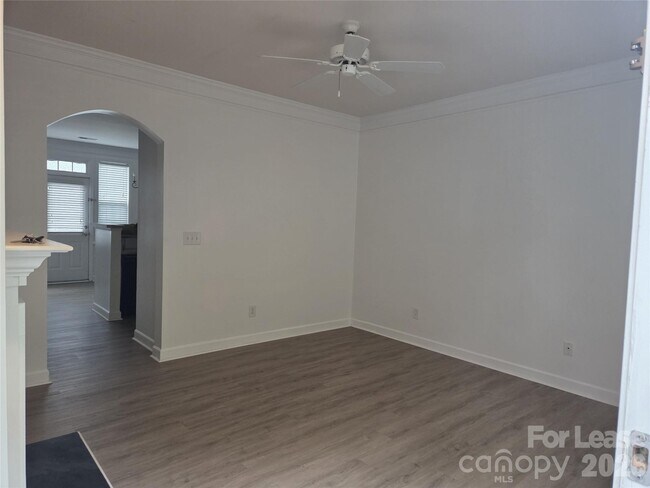 Building Photo - 109 Chawton Ln