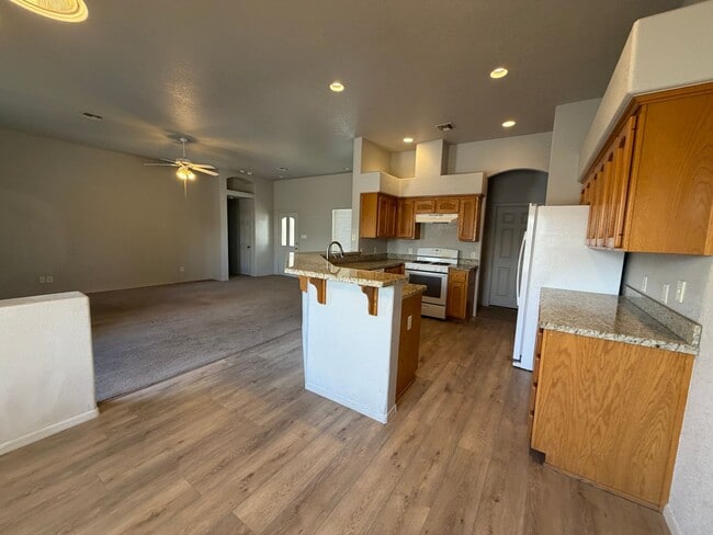 Building Photo - 3 BED 2 BATH IN YUMA EAST!