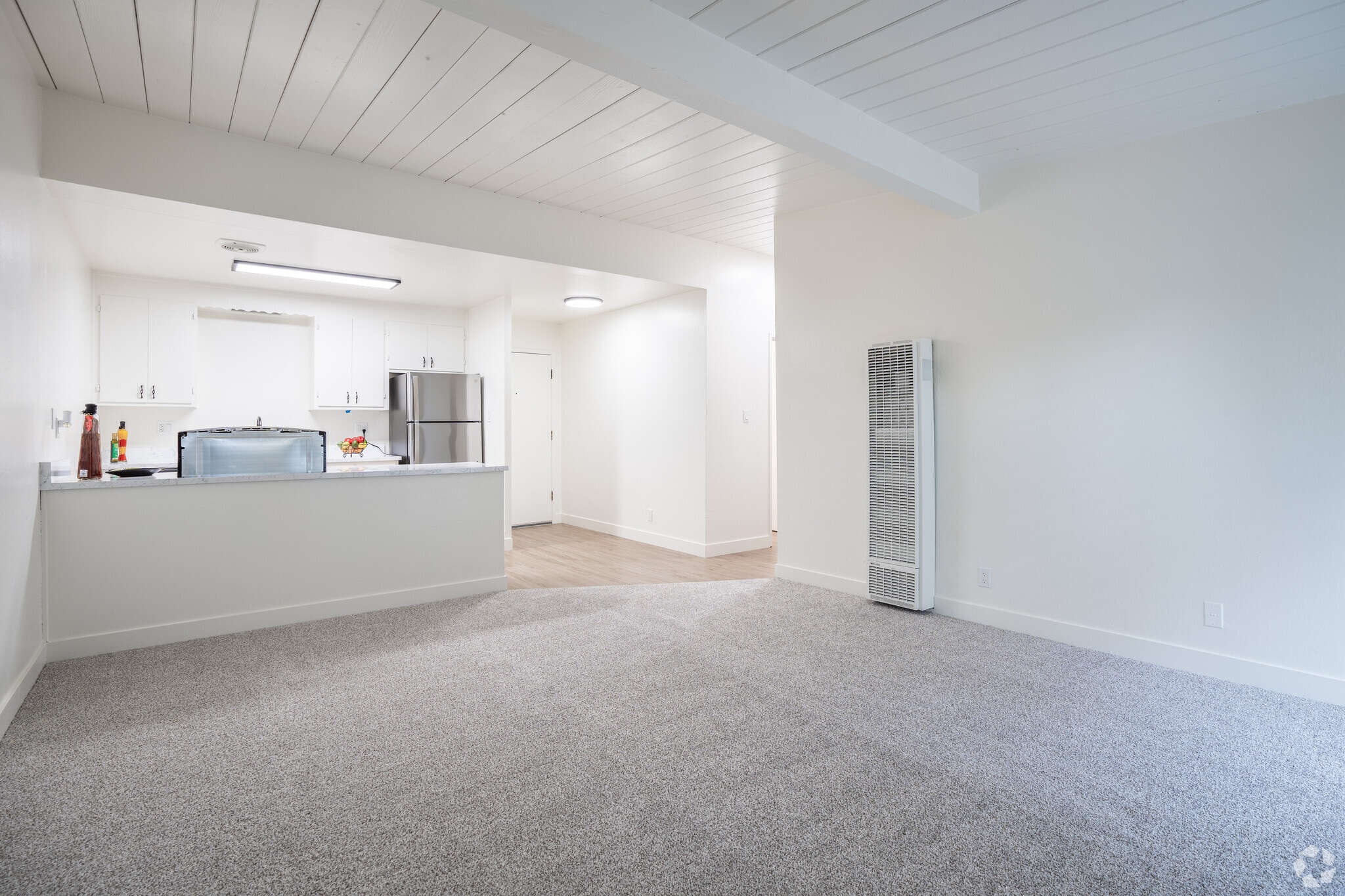 2BR, 1BA - 900SF - Living Room - Leafy Grove Apartments