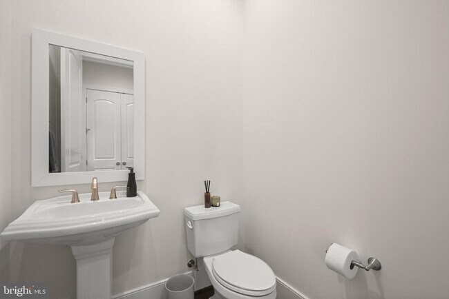 Building Photo - 131 Bytham Ridge Ln