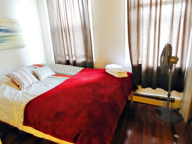 Building Photo - North End 2 bed....
