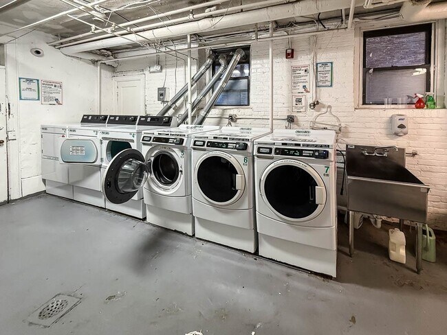 Building Photo - 36 Duncan Ave