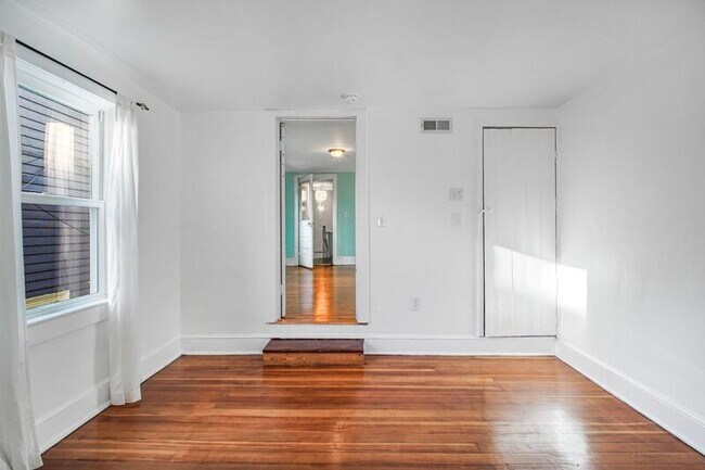 Building Photo - 1109 Caroline St