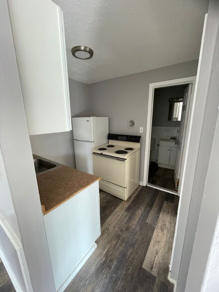 Building Photo - 13420 Euclid Ave