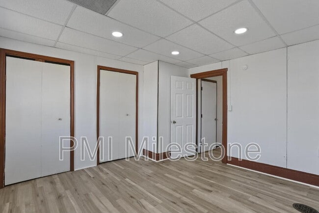 Building Photo - 218 N College St