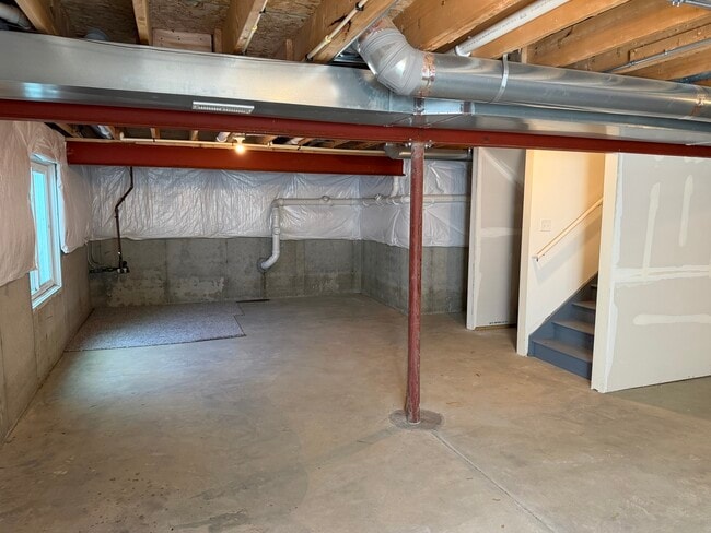 Building Photo - 345 Hemlock Ln