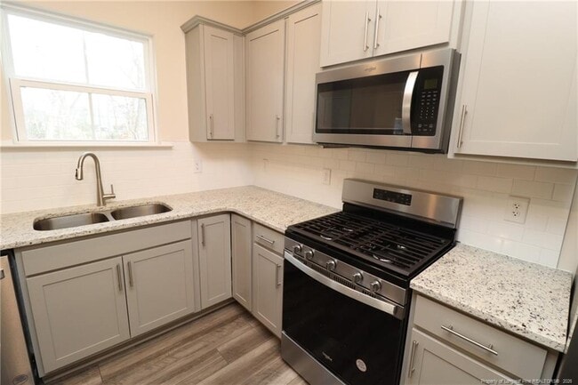 Building Photo - 123 Glen Clova Dr