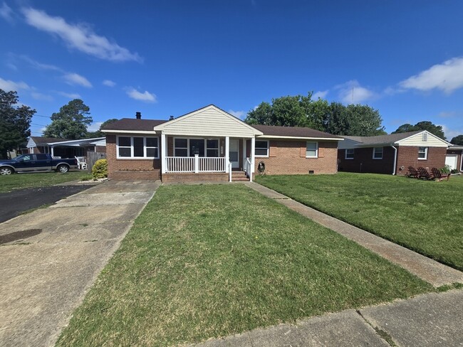 Building Photo - 1221 Wingfield Ave