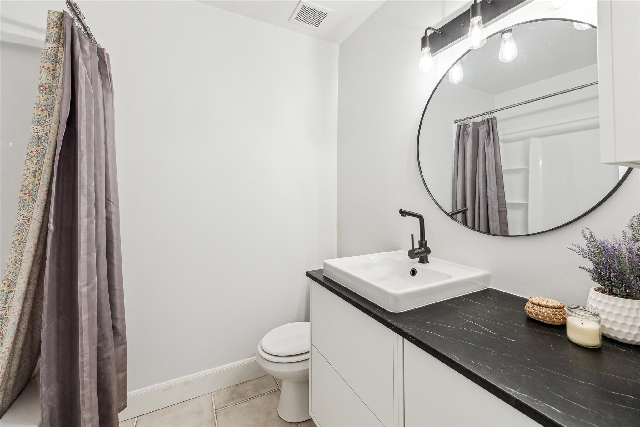 Fully renovated upstairs bath - 13511 Windchase Ct