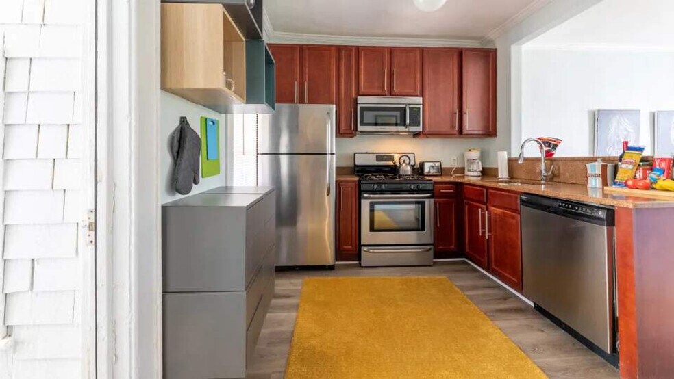 Building Photo - 800 Magnolia Ave