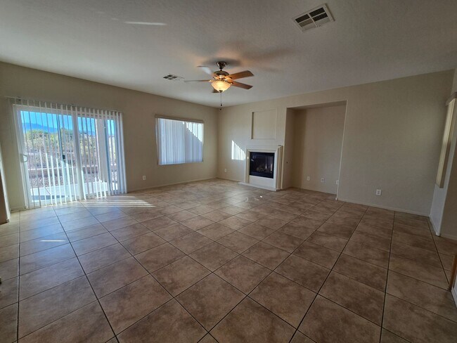 Building Photo - An Amazing 3 Bedroom, 2 Story Home in Silverstone Ranch.