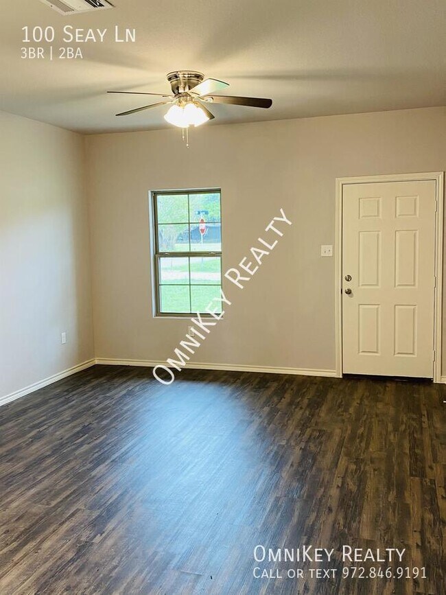 Building Photo - 100 Seay Ln