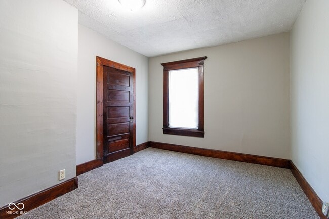 Building Photo - 1210 N Olney St