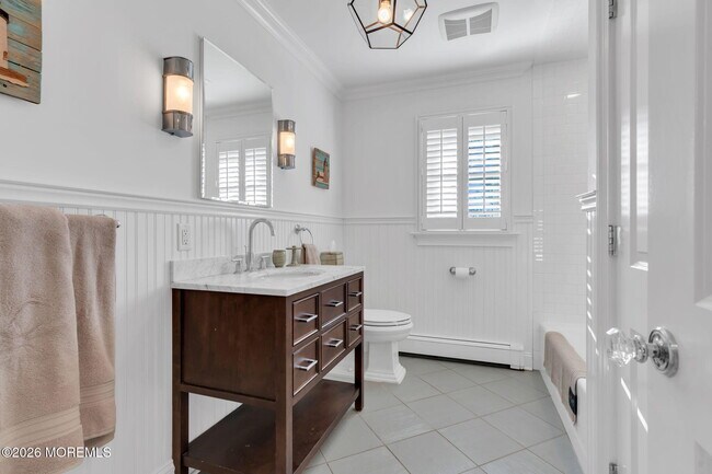 Building Photo - 723 Pitney Dr