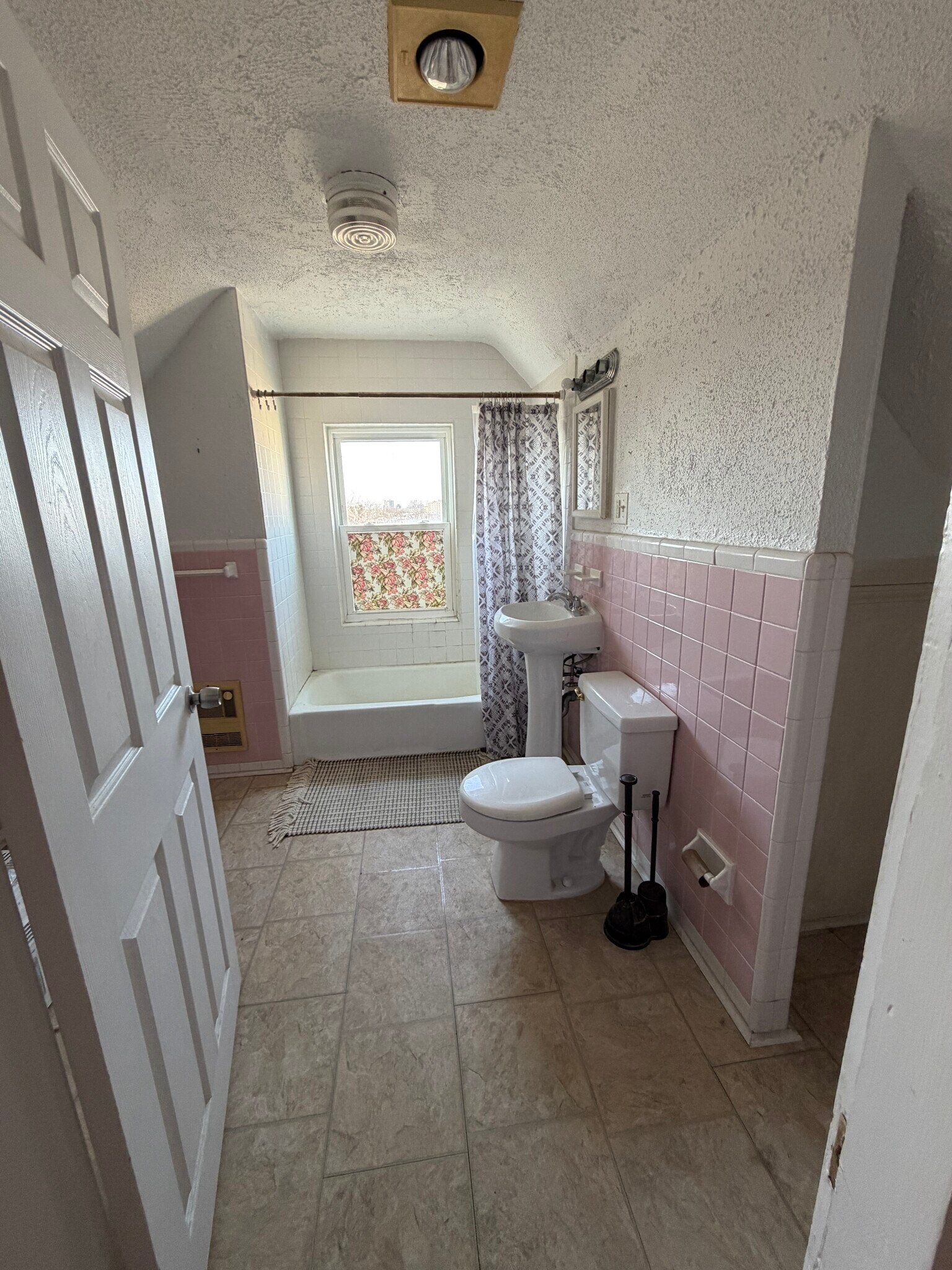 Building Photo - 48 Quincy St