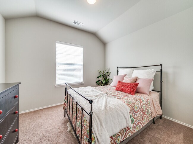 Building Photo - 4409 Hazeltine Hills Dr