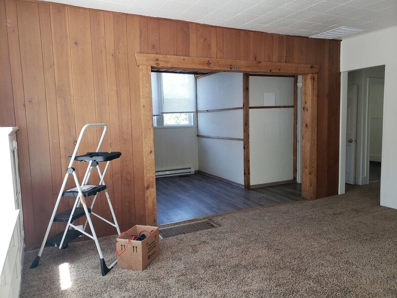 Building Photo - 515 NE Kamiaken St