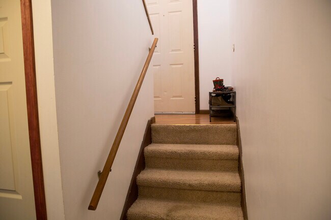 Building Photo - 1317 S Thompson Dr