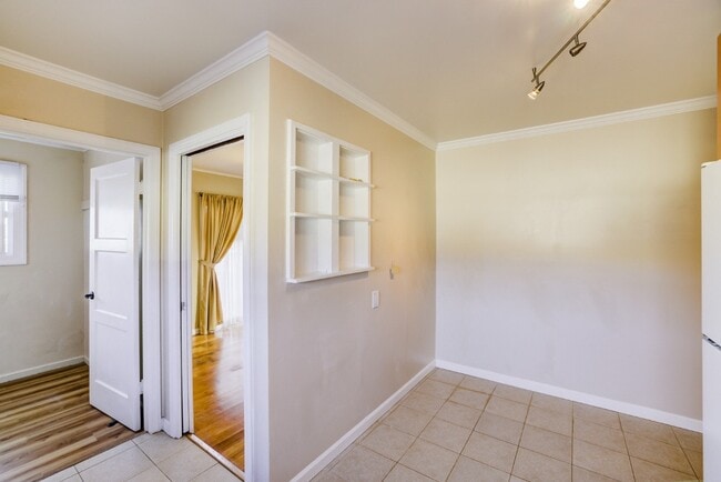 Building Photo - 13 Hermosa Ln