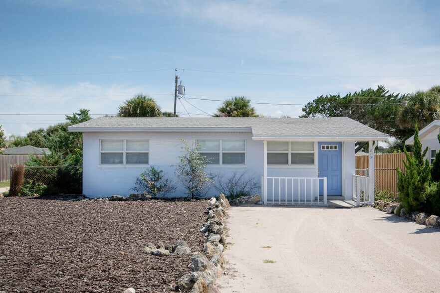 Building Photo - 819 W 25th Ave
