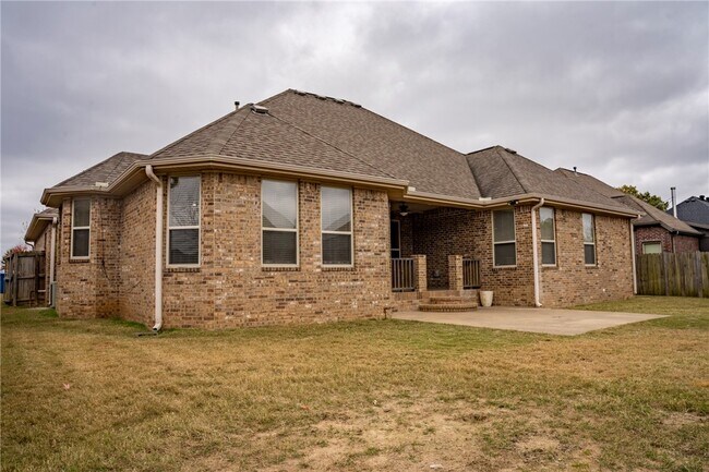 Building Photo - 4604 SW Swinton Dr