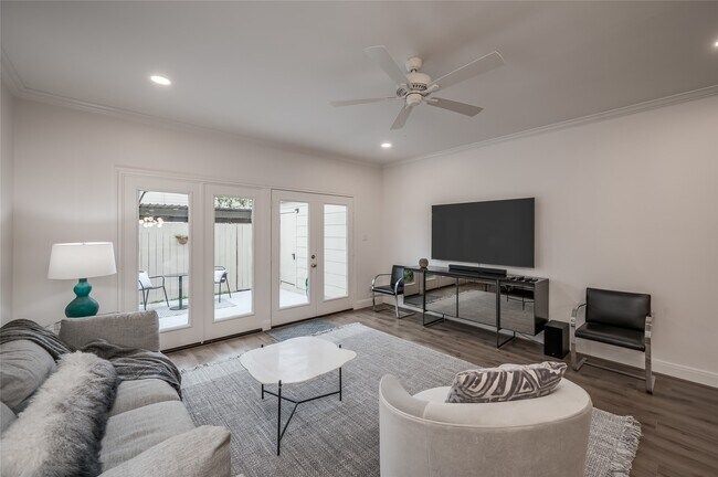 Building Photo - 14723 Barryknoll Ln