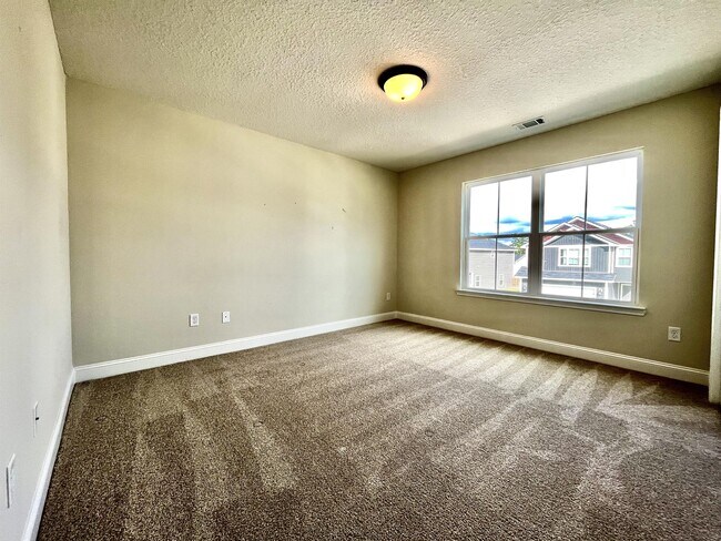 Building Photo - 759 Fairview Cir