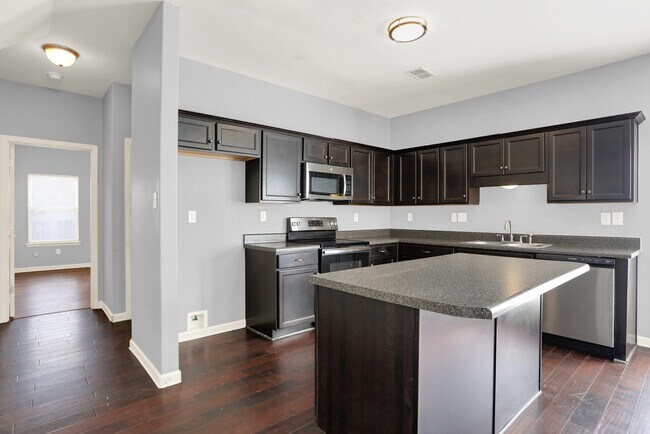 Building Photo - 7501 Bronze Dr