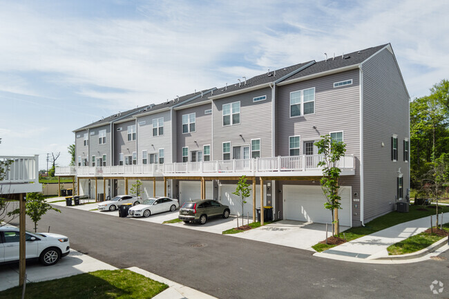 Building Photo - Towns at Andrews Park